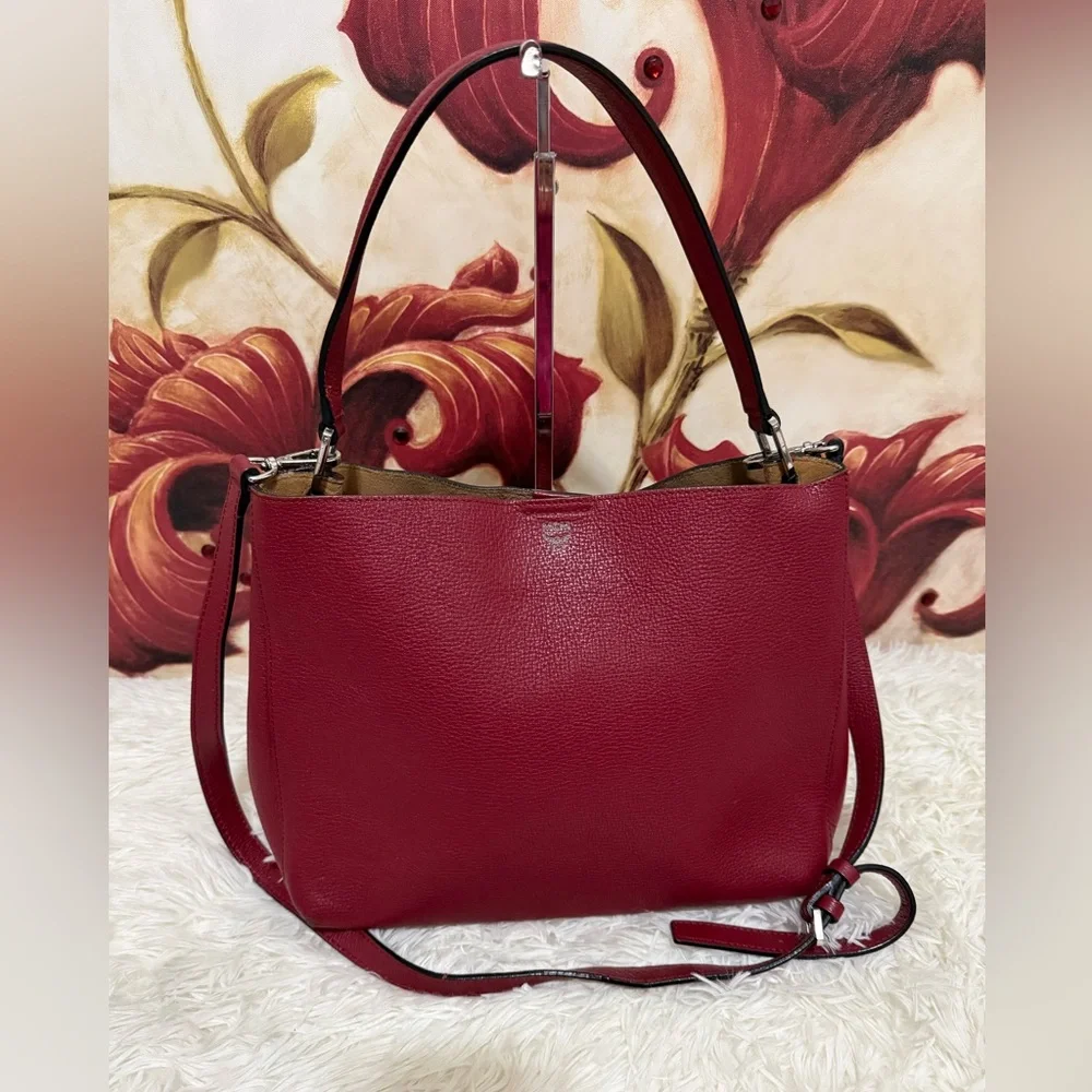MCM Red Pebbled Leather Top-Handle Shoulder Bag🔥🔥